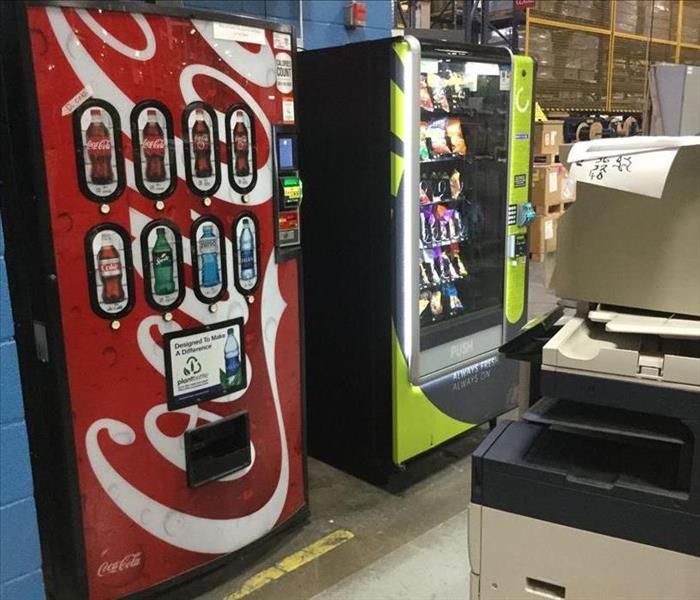 Vending machines with standing watr